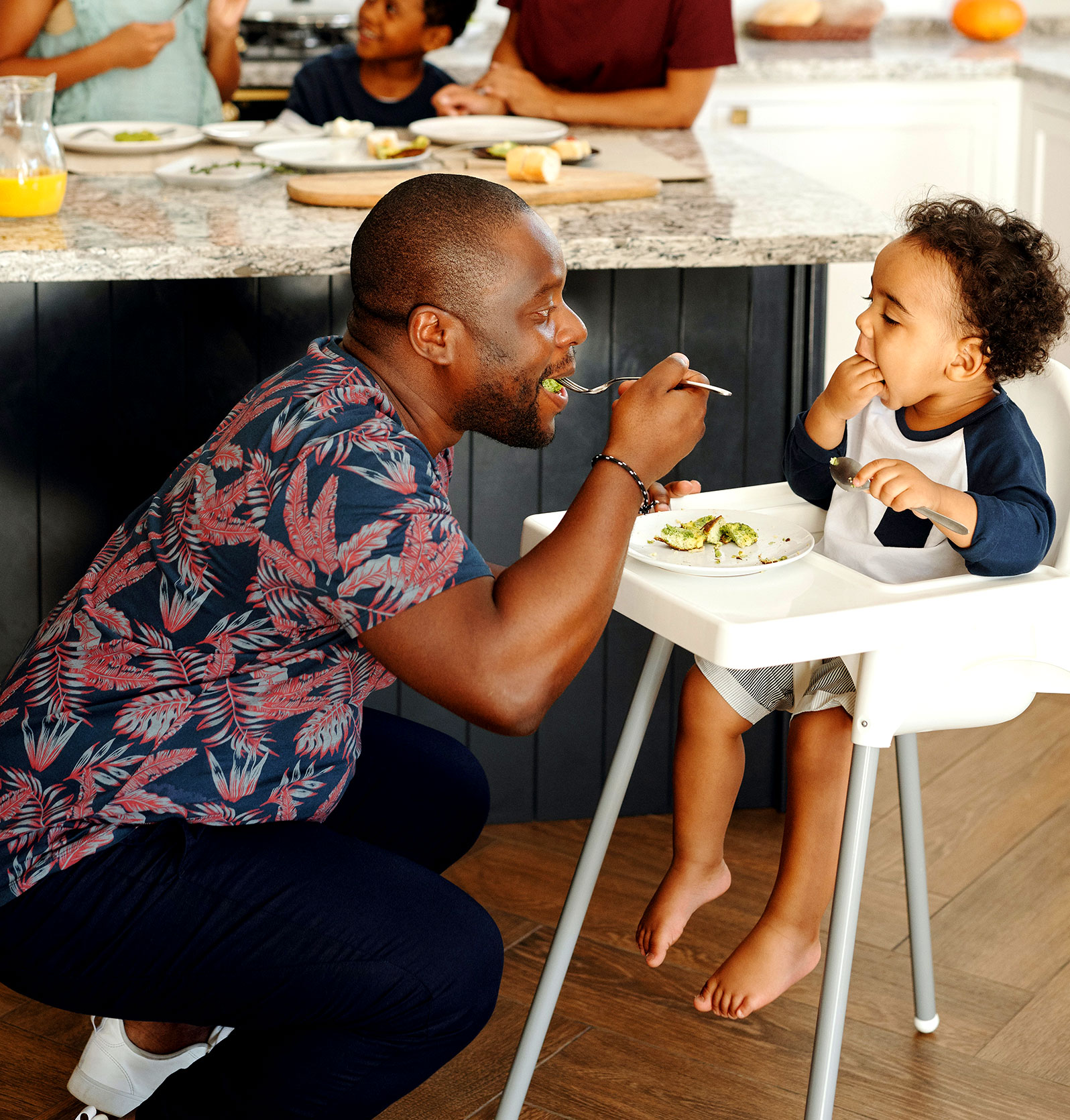 Father with his kid info-18
